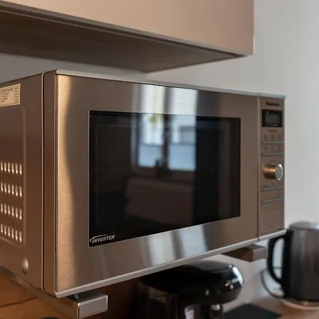 Stylische Grosse 5-zimmerwohnung-wlan-free Parking- Apartman