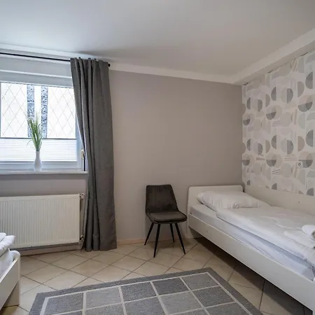 Apartment Stylische Grosse 5-zimmerwohnung-wlan-free Parking-