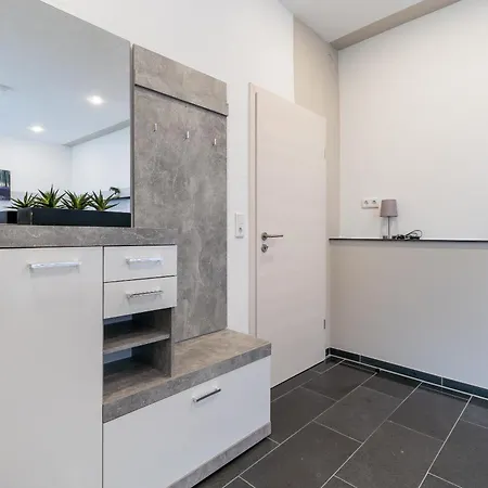 Stylische Grosse 5-zimmerwohnung-wlan-free Parking-