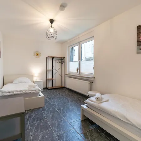 Stylische Grosse 5-zimmerwohnung-wlan-free Parking- Beckum