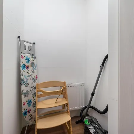 Stylische Grosse 5-zimmerwohnung-wlan-free Parking-