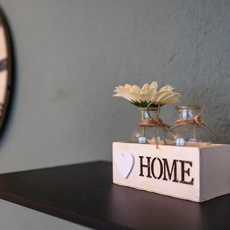 Stylische Grosse 5-zimmerwohnung-wlan-free Parking- Apartman Beckum