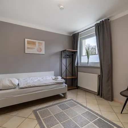 Apartment Stylische Grosse 5-zimmerwohnung-wlan-free Parking-