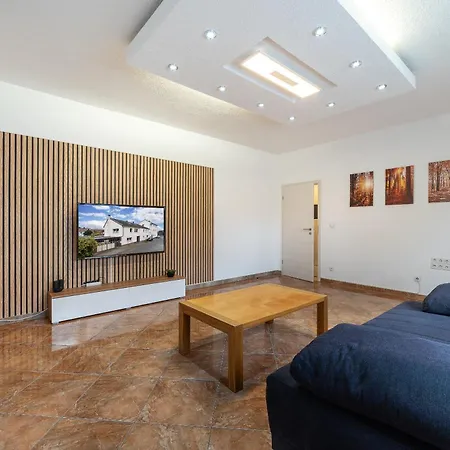 Stylische Grosse 5-zimmerwohnung-wlan-free Parking-