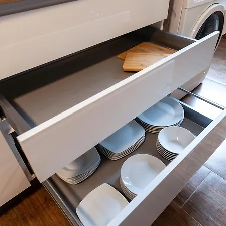 Stylische Grosse 5-zimmerwohnung-wlan-free Parking-