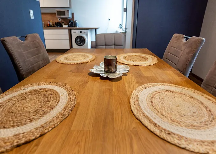 Lägenhet Stylische Grosse 5-zimmerwohnung-wlan-free Parking- *