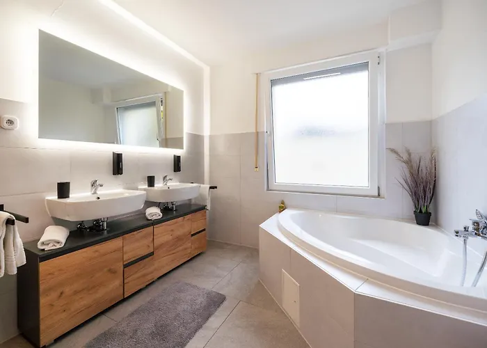 Stylische Grosse 5-zimmerwohnung-wlan-free Parking- Lägenhet Beckum