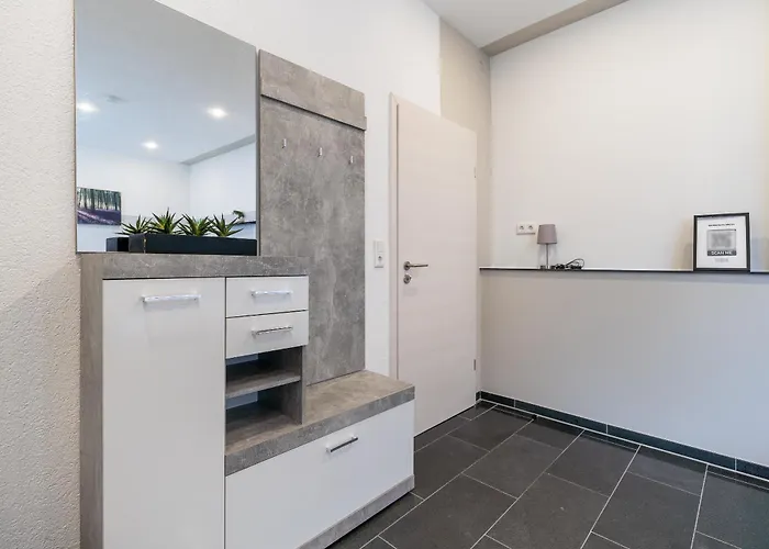 Stylische Grosse 5-zimmerwohnung-wlan-free Parking-