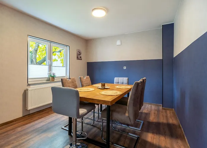 Stylische Grosse 5-zimmerwohnung-wlan-free Parking- *