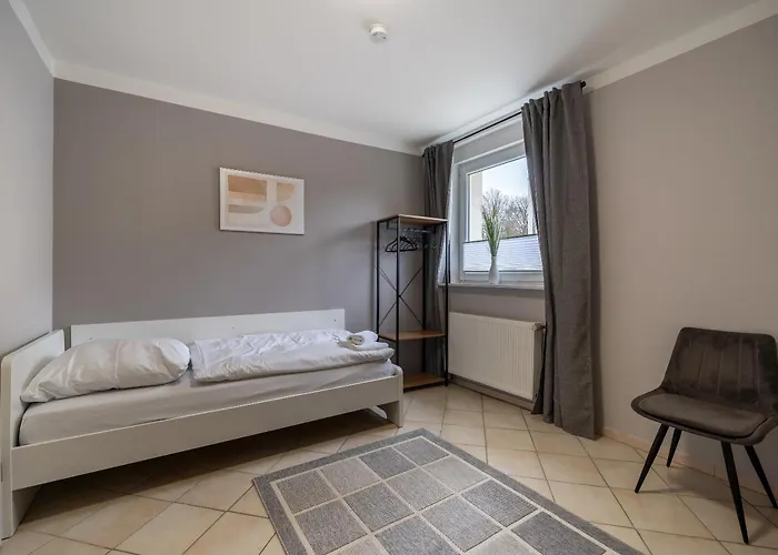 Lägenhet Stylische Grosse 5-zimmerwohnung-wlan-free Parking-