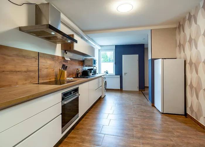 Stylische Grosse 5-zimmerwohnung-wlan-free Parking- Beckum